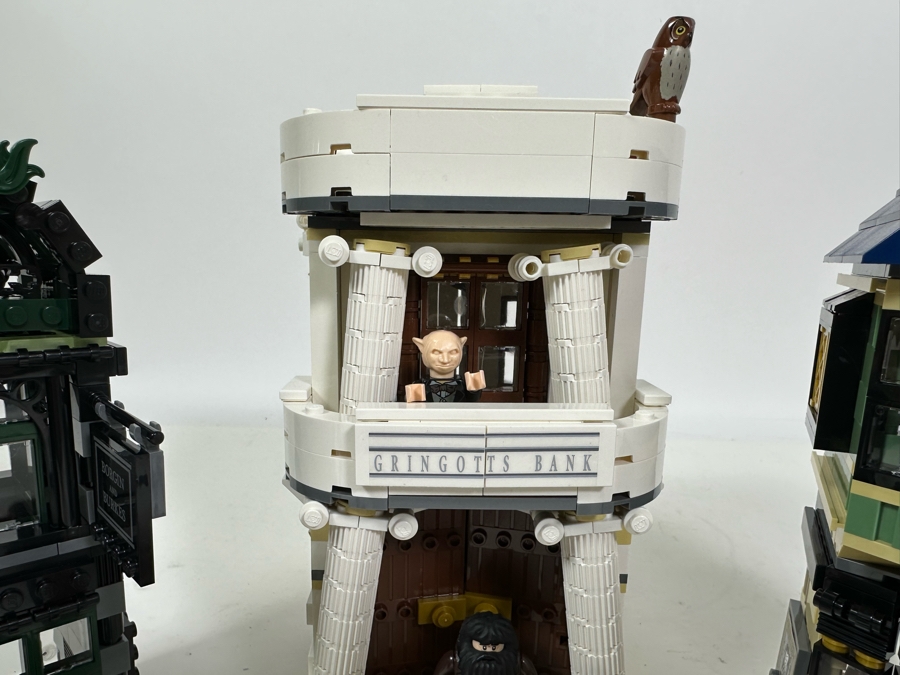 LEGO 10217 Harry Potter Diagon Alley With The Original Instruction Booklets Already Assembled/Not Glued [Photo 12]