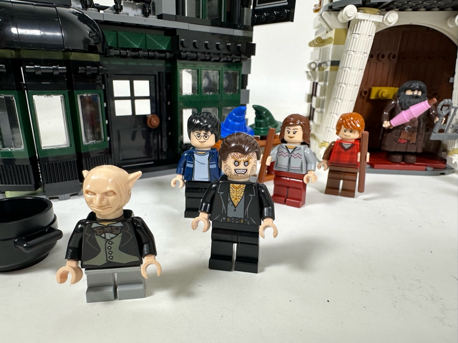 LEGO 10217 Harry Potter Diagon Alley With The Original Instruction Booklets Already Assembled/Not Glued [Photo 5]