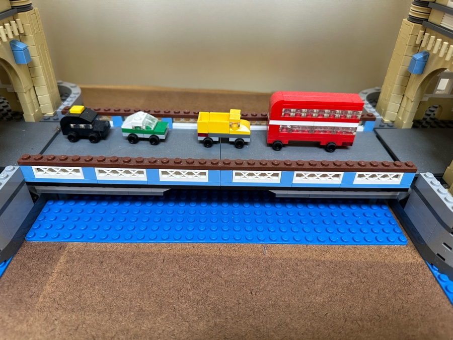 LEGO 10214 Creator Tower Bridge With The Original Instruction Booklets Already Assembled/Not Glued 40W X 11D X 18H [Photo 4]