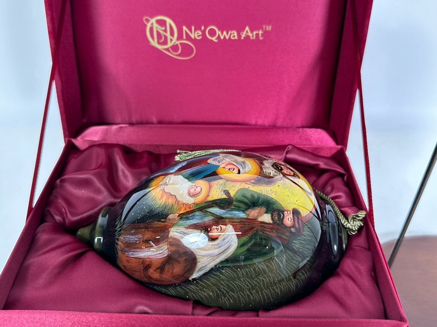 Reverse Painted Glass Ornament By Ne'Qwa Art With Box And Display Stand [Photo 10]