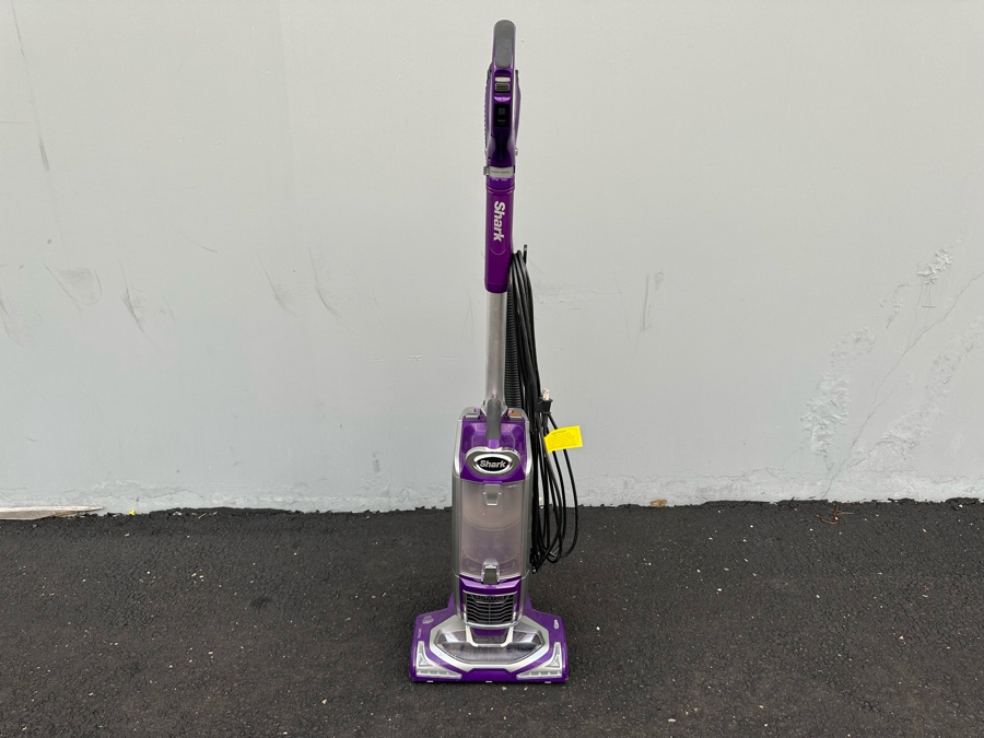 Shark Rotator Vacuum Model NV682Q With Accessories - See Photos [Photo 4]