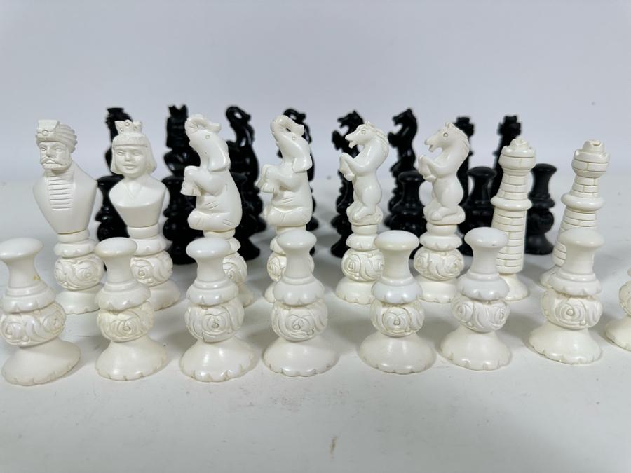 Vintage Carved Meerschaum Chess Pieces [Photo 3]