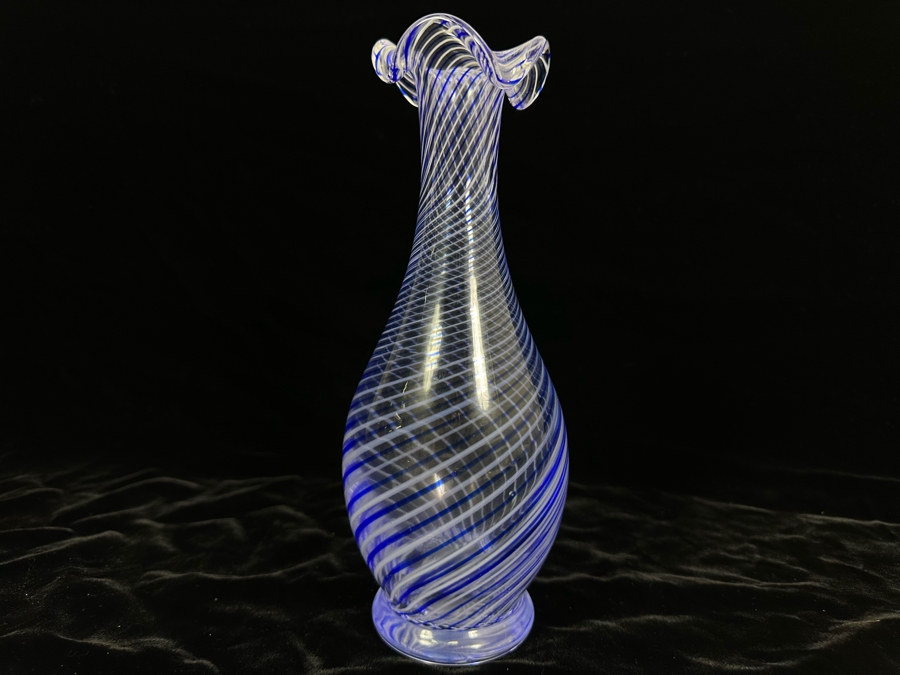 Stunning Art Glass Vase 9.5H [Photo 3]