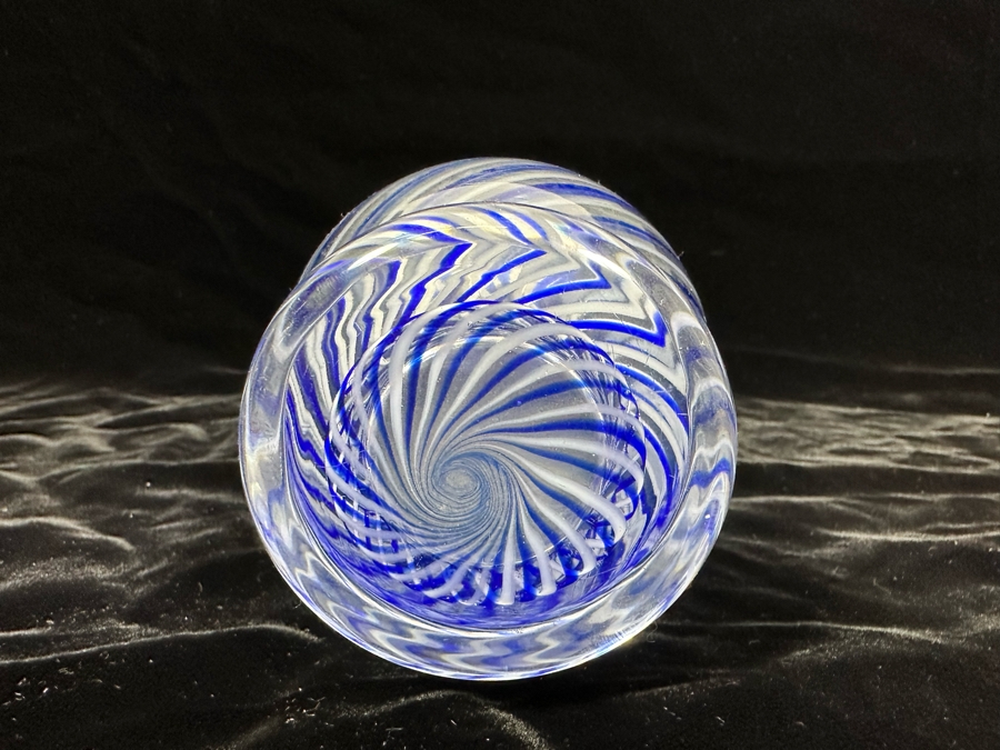 Stunning Art Glass Vase 9.5H [Photo 6]