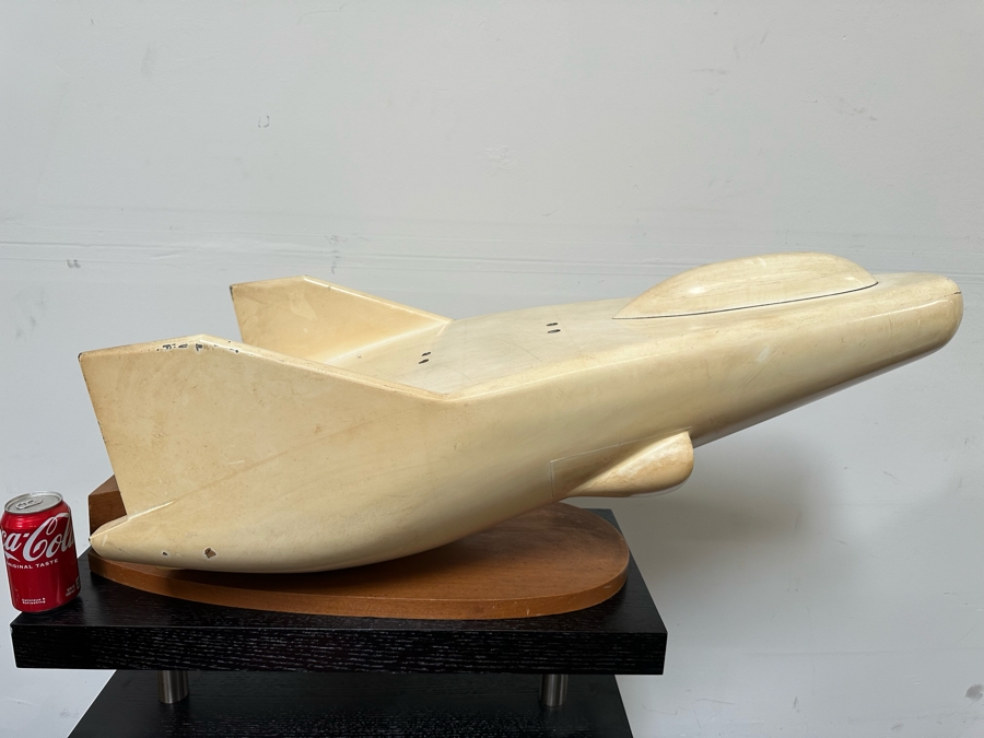 Large Prototype Model Of Northrop M2-F2 Heavyweight Lifting Body Experimental Aircraft Plane Featured In Opening Credits Of The 1970s TV Series The Six Million Dollar Man 41L X 17.5W X 16H [Photo 6]