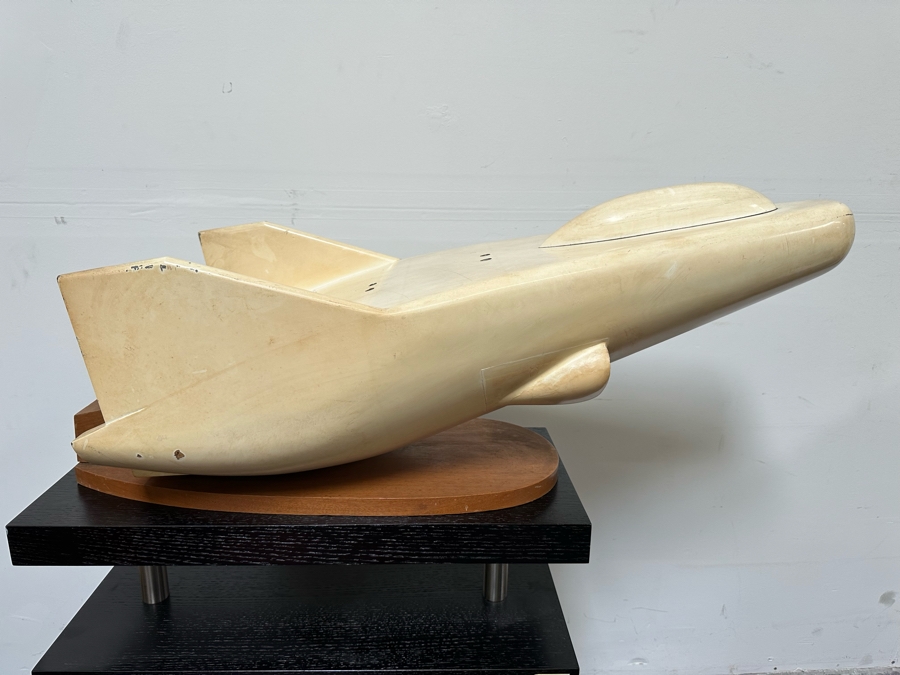 Large Prototype Model Of Northrop M2-F2 Heavyweight Lifting Body Experimental Aircraft Plane Featured In Opening Credits Of The 1970s TV Series The Six Million Dollar Man 41L X 17.5W X 16H [Photo 3]