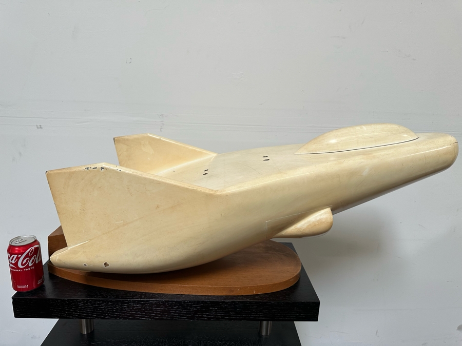 Large Prototype Model Of Northrop M2-F2 Heavyweight Lifting Body Experimental Aircraft Plane Featured In Opening Credits Of The 1970s TV Series The Six Million Dollar Man 41L X 17.5W X 16H [Photo 7]