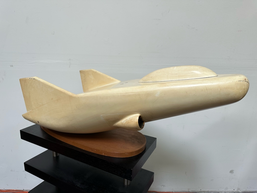 Large Prototype Model Of Northrop M2-F2 Heavyweight Lifting Body Experimental Aircraft Plane Featured In Opening Credits Of The 1970s TV Series The Six Million Dollar Man 41L X 17.5W X 16H [Photo 8]