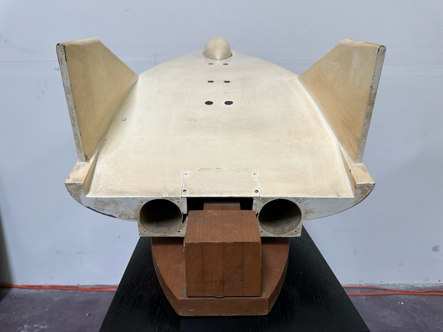 Large Prototype Model Of Northrop M2-F2 Heavyweight Lifting Body Experimental Aircraft Plane Featured In Opening Credits Of The 1970s TV Series The Six Million Dollar Man 41L X 17.5W X 16H [Photo 19]