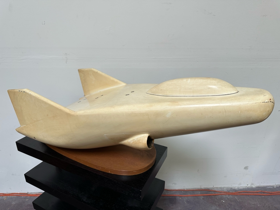 Large Prototype Model Of Northrop M2-F2 Heavyweight Lifting Body Experimental Aircraft Plane Featured In Opening Credits Of The 1970s TV Series The Six Million Dollar Man 41L X 17.5W X 16H [Photo 9]