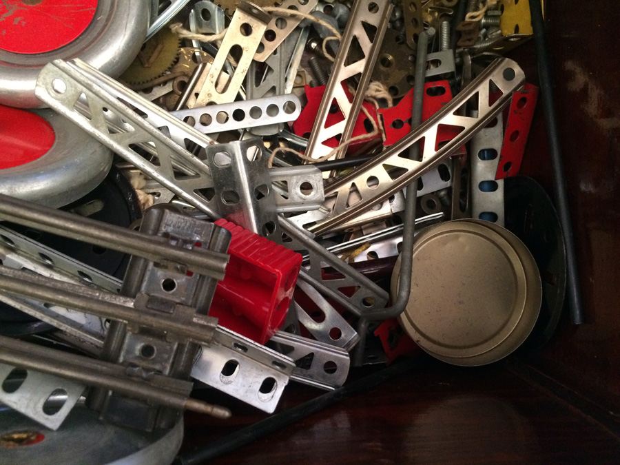 Vintage Erector Set in Wooden Box [Photo 30]