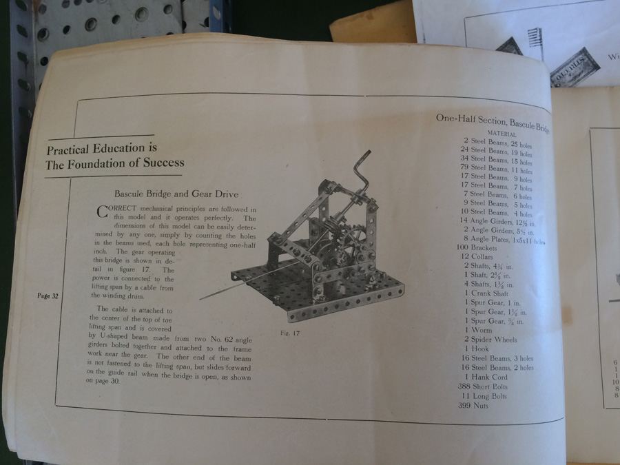 Vintage Erector Set in Wooden Box [Photo 19]