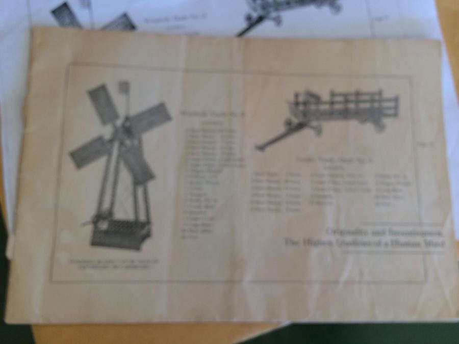 Vintage Erector Set in Wooden Box [Photo 5]