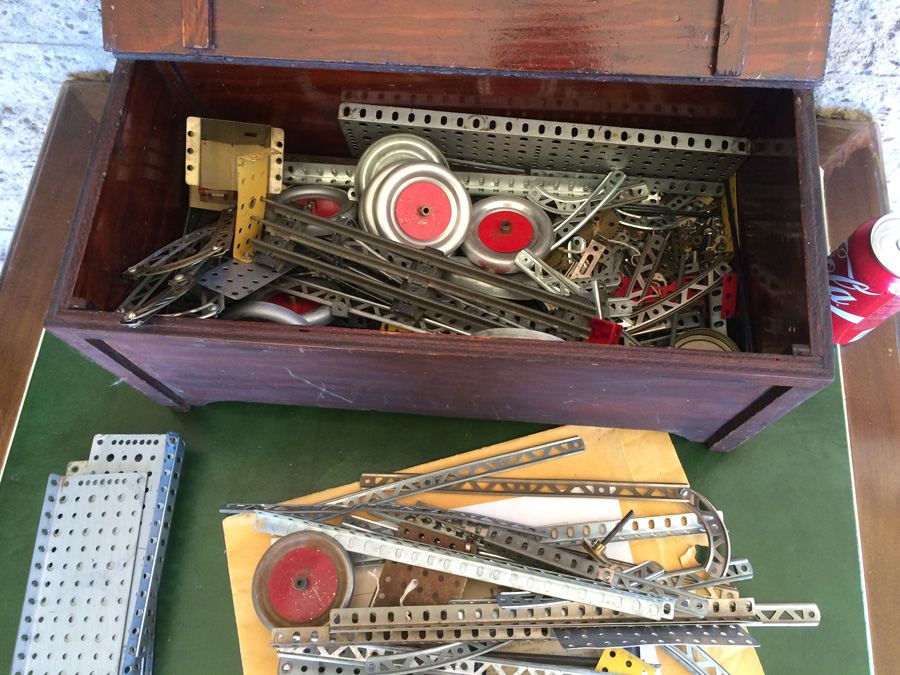 Vintage Erector Set in Wooden Box [Photo 28]