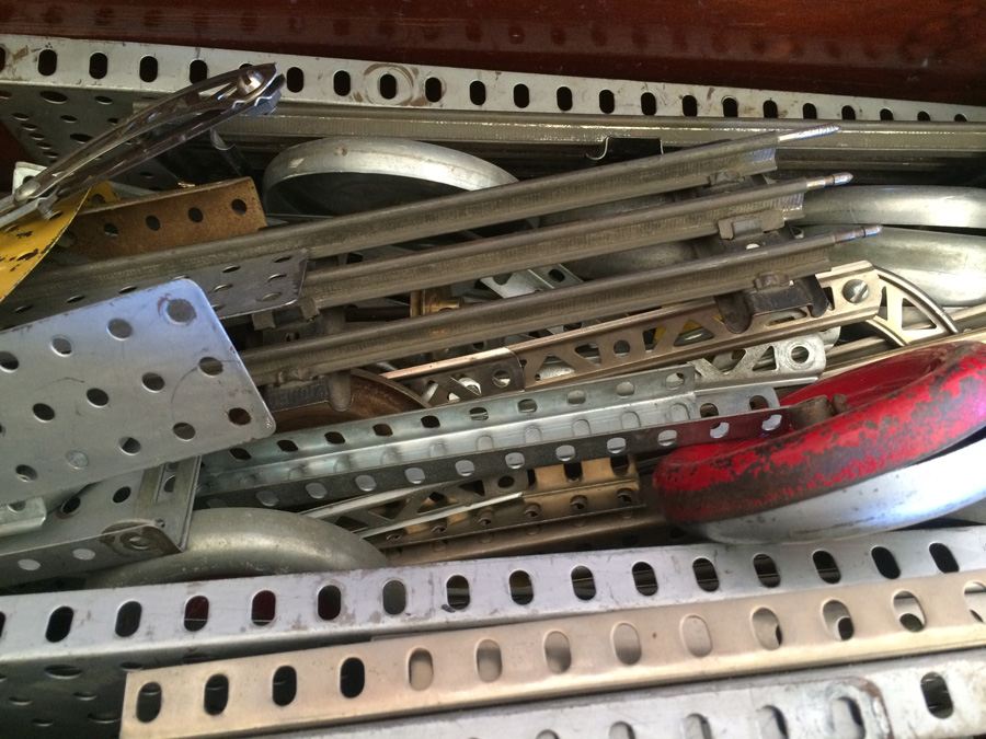 Vintage Erector Set in Wooden Box [Photo 3]