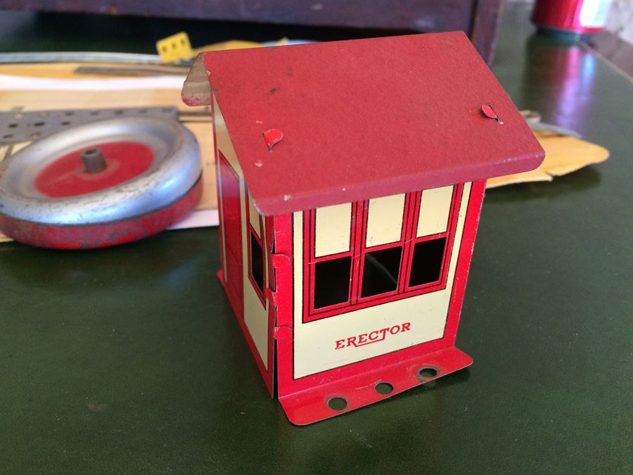 Vintage Erector Set in Wooden Box [Photo 35]