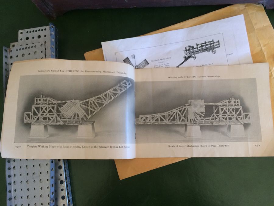 Vintage Erector Set in Wooden Box [Photo 18]