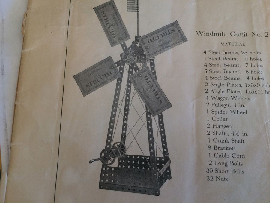 Vintage Erector Set in Wooden Box [Photo 6]