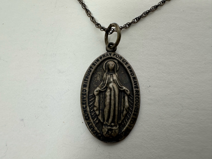 Sterling Silver Saint Virgin Mary Pendant With Sterling Silver 20' Necklace 6.2g [Photo 5]