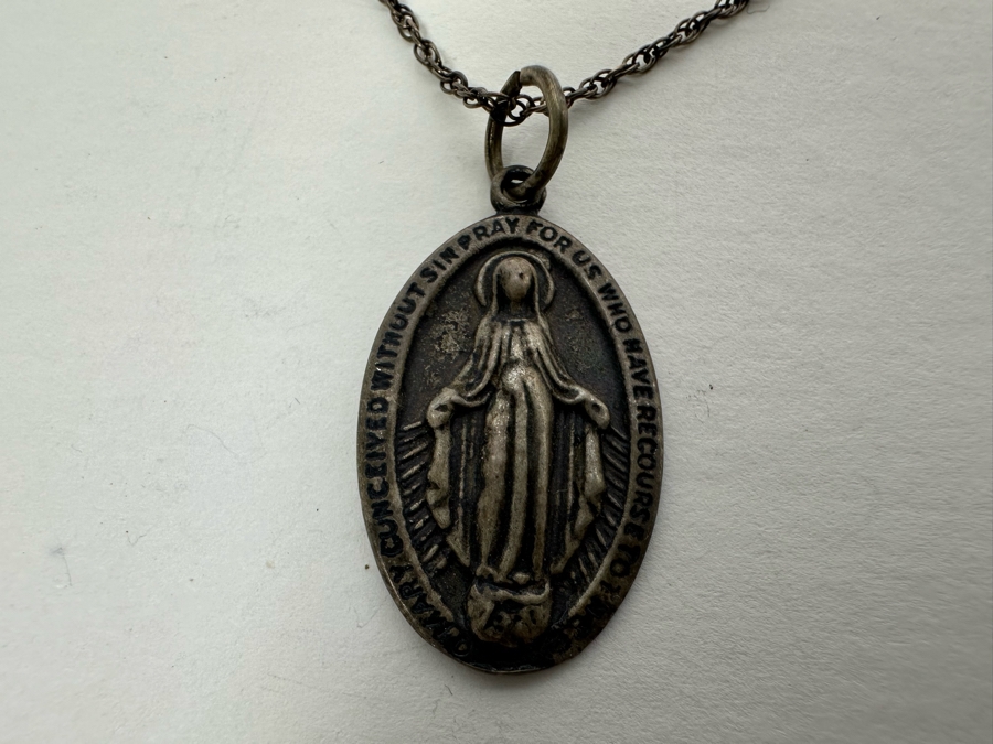 Sterling Silver Saint Virgin Mary Pendant With Sterling Silver 20' Necklace 6.2g [Photo 4]
