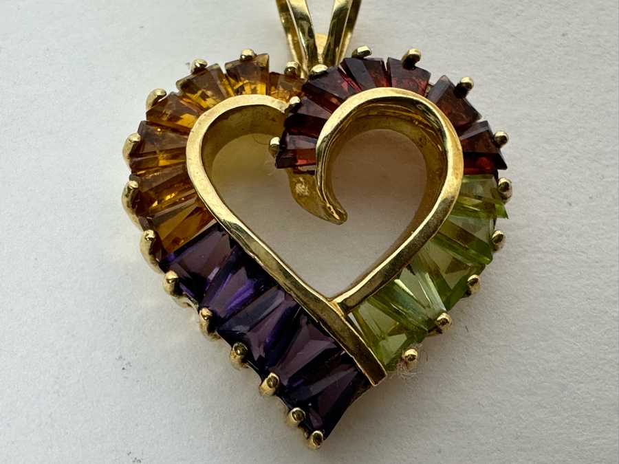 Just Added - 10K Gold Heart Pendant With Stones 3.3g [Photo 6]