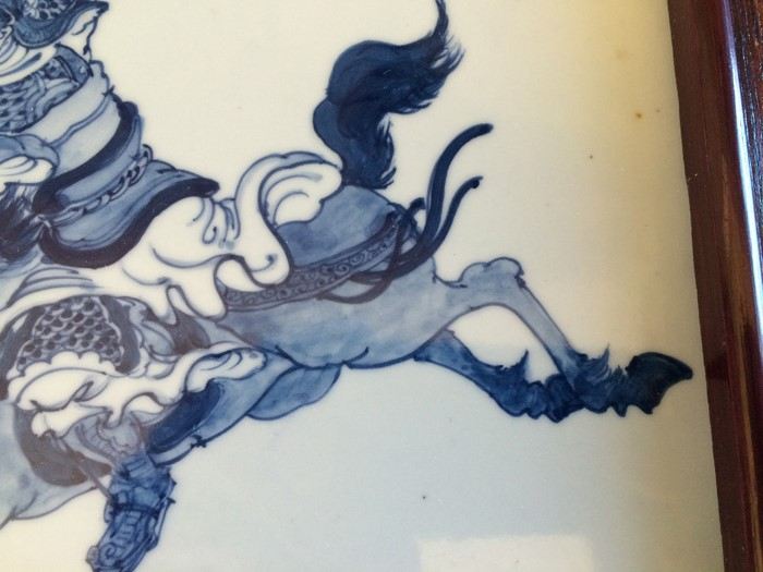 Beautiful Chinese Porcelain Blue and White Painted Tile Depicting a Battle/Fight Scene [Photo 6]