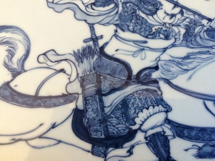 Beautiful Chinese Porcelain Blue and White Painted Tile Depicting a Battle/Fight Scene [Photo 11]