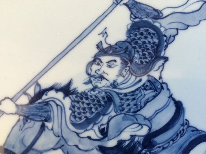 Beautiful Chinese Porcelain Blue and White Painted Tile Depicting a Battle/Fight Scene [Photo 4]