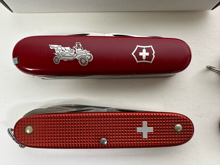 Collection Of Swiss Army Pocket Knives [Photo 4]