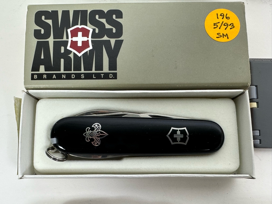 Collection Of Swiss Army Pocket Knives [Photo 5]