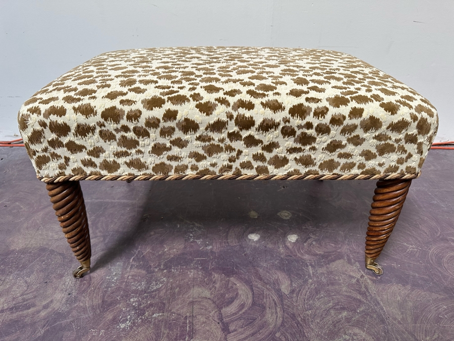 Upholstered Bench With Casters 33W X 24D X 20H [Photo 2]