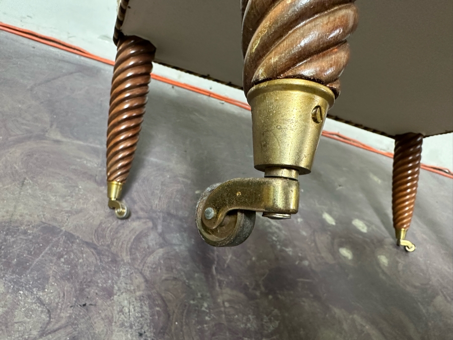 Upholstered Bench With Casters 33W X 24D X 20H [Photo 6]