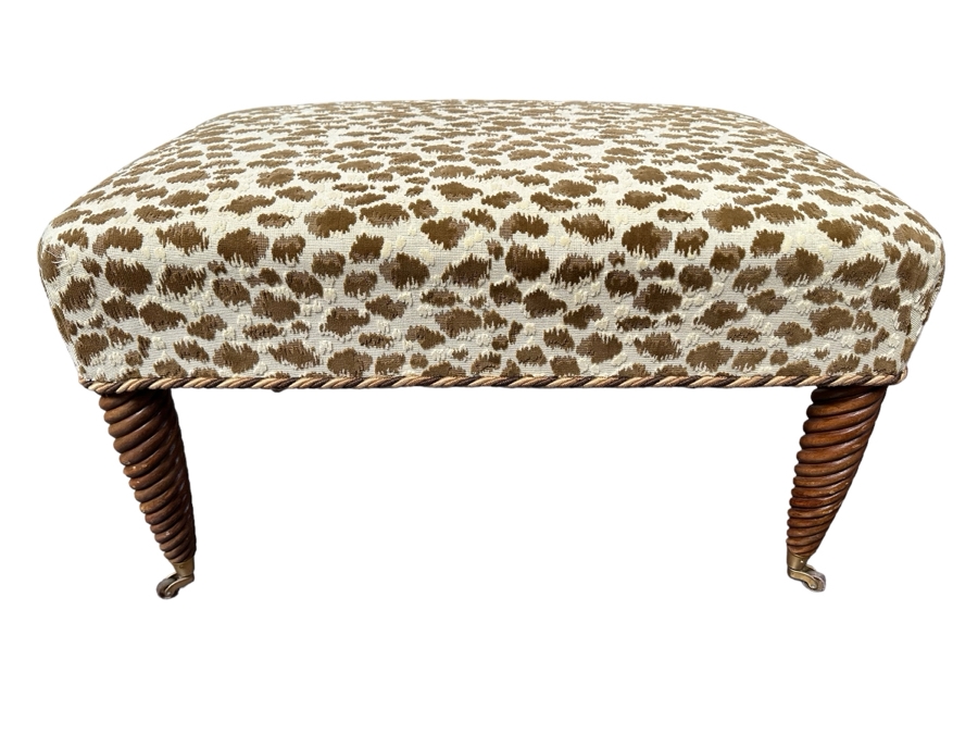 Upholstered Bench With Casters 33W X 24D X 20H [Photo 1]