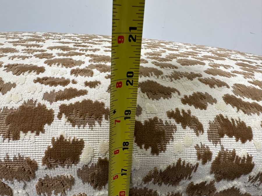 Upholstered Bench With Casters 33W X 24D X 20H [Photo 9]