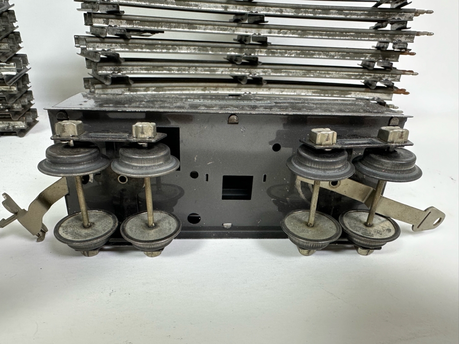 Vintage Lionel 'O' Gauge Motor Train Set With Tracks [Photo 14]