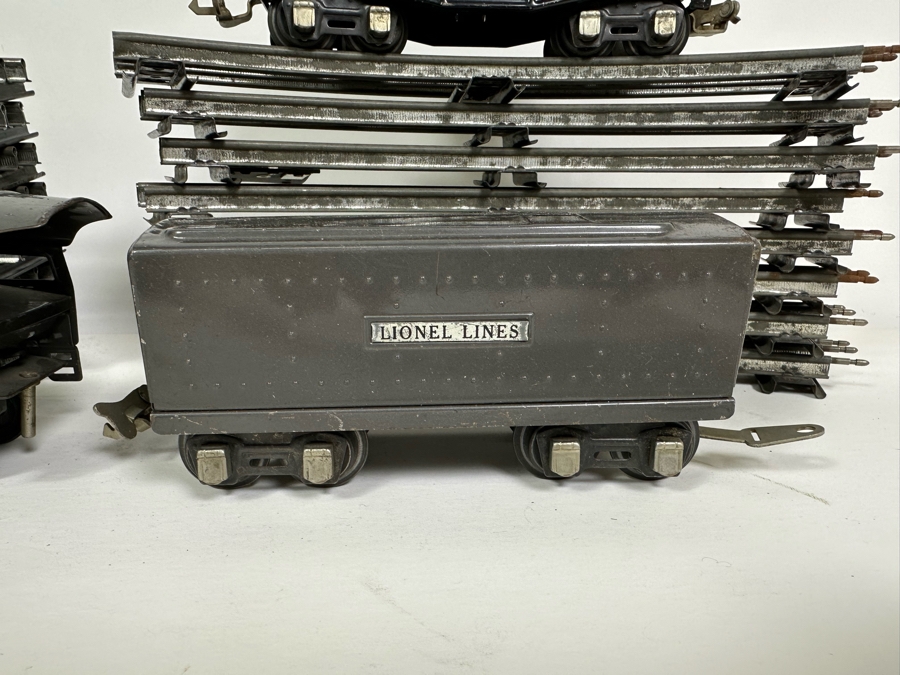 Vintage Lionel 'O' Gauge Motor Train Set With Tracks [Photo 8]