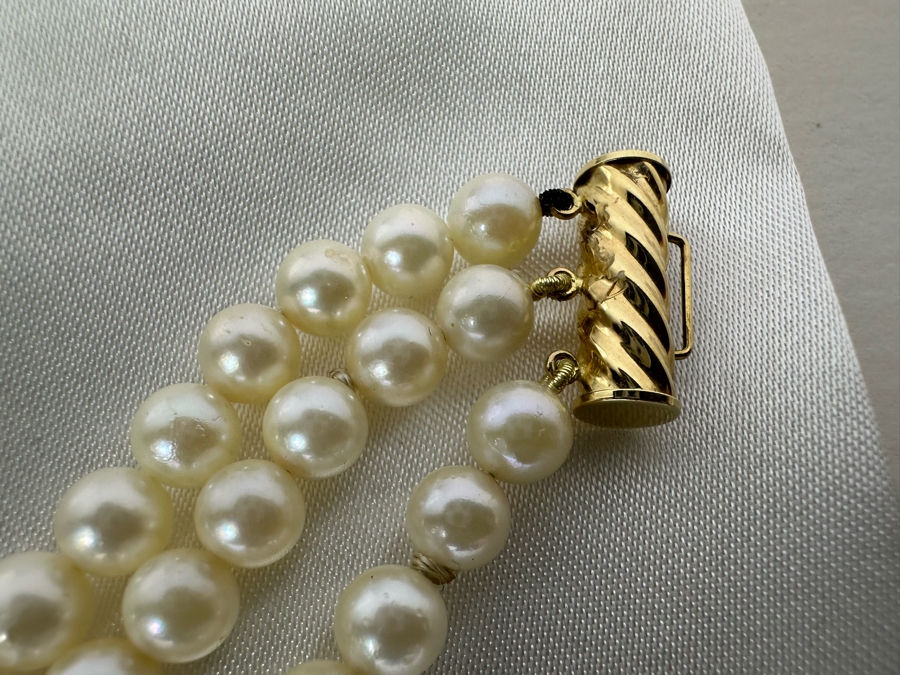 Royal Maui Jewelers Triple Strand Pearl 12' Necklace With 14K Gold Bars And Clasp [Photo 9]