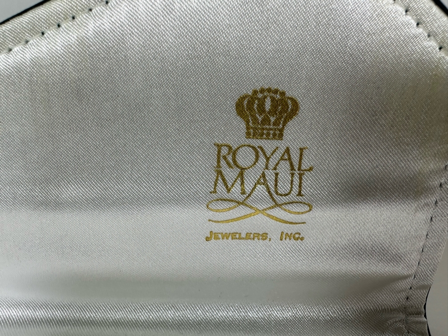 Royal Maui Jewelers Triple Strand Pearl 12' Necklace With 14K Gold Bars And Clasp [Photo 8]