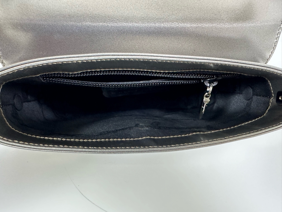 Salvatore Ferragamo Handbag [Photo 10]