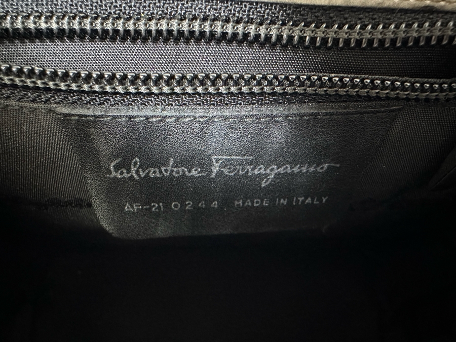 Salvatore Ferragamo Handbag [Photo 9]