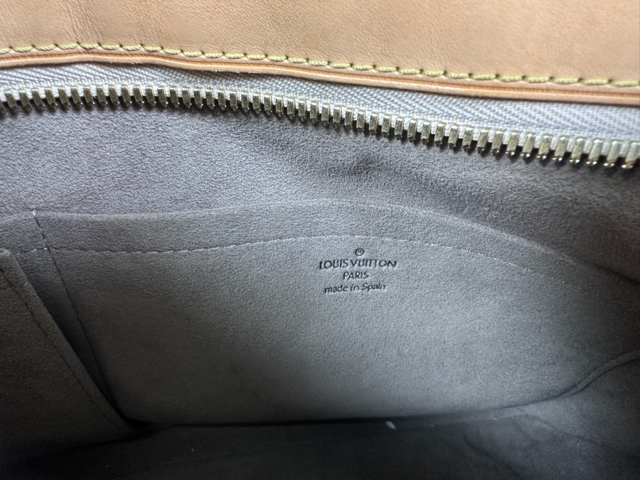 Louis Vuitton Lodge Shoulder Bag PM Black Canvas Murakami Multicolor Monogram 13W X 9H [Photo 10]