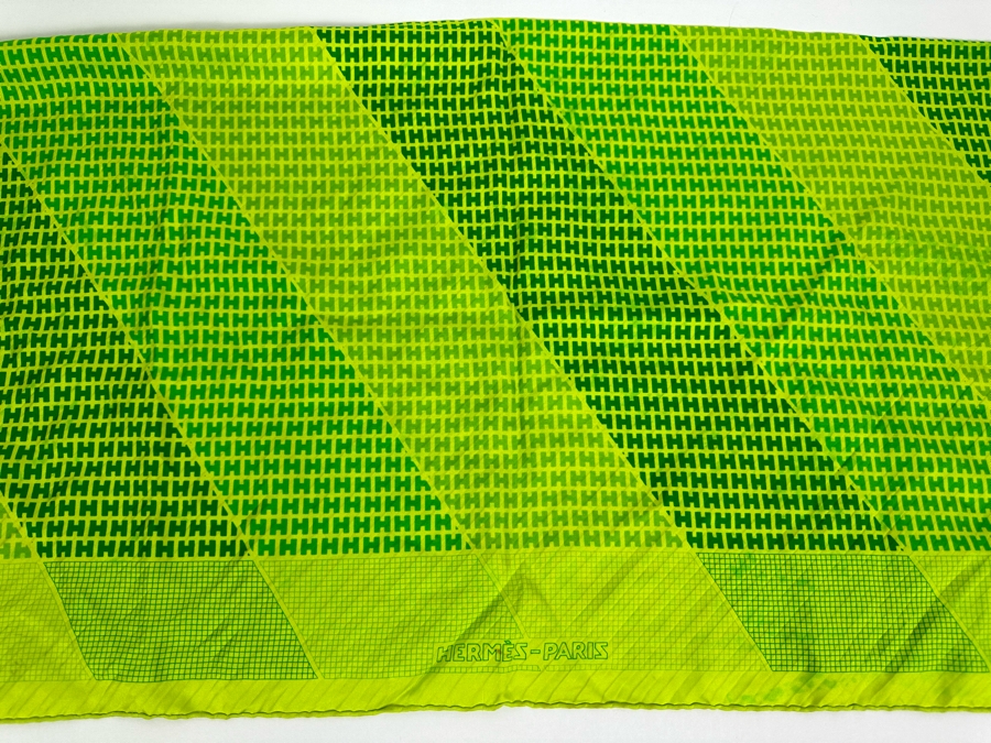 Updated: Hermes Paris Silk Scarf 34 X 34 [Photo 3]