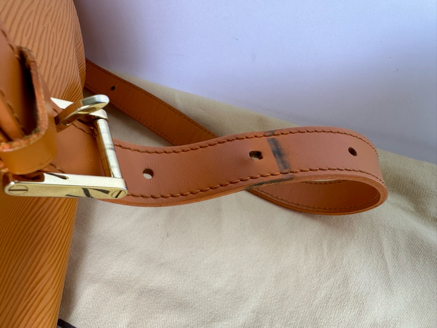 Louis Vuitton Epi Orange Leather Mandara MM Shoulder Handbag 12W X 10.5H [Photo 16]