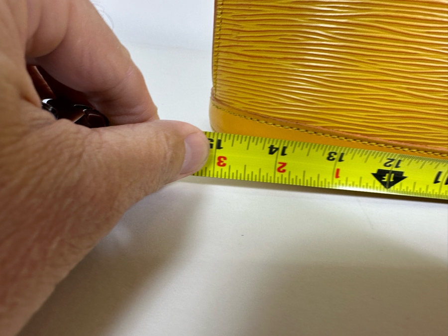 Louis Vuitton Epi Yellow Leather Lussac Shoulder Handbag 15W X 12H [Photo 8]