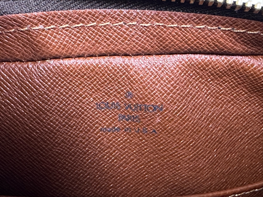 Louis Vuitton Monogram Canvas Pochette Cite Shoulder Bag 8.5W X 5.5D X 2.5H [Photo 10]