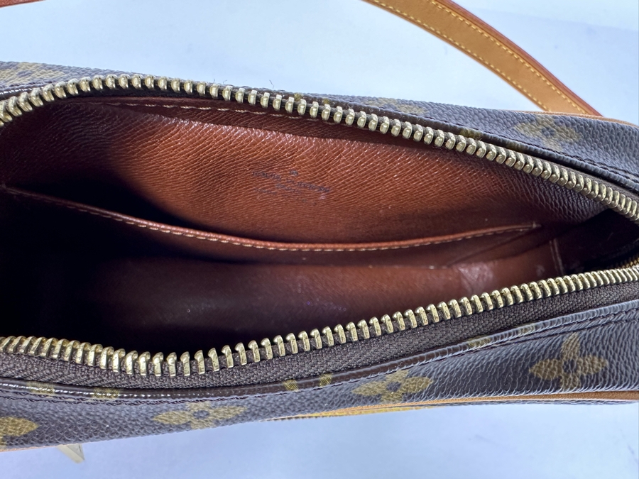 Louis Vuitton Monogram Canvas Pochette Cite Shoulder Bag 8.5W X 5.5D X 2.5H [Photo 11]