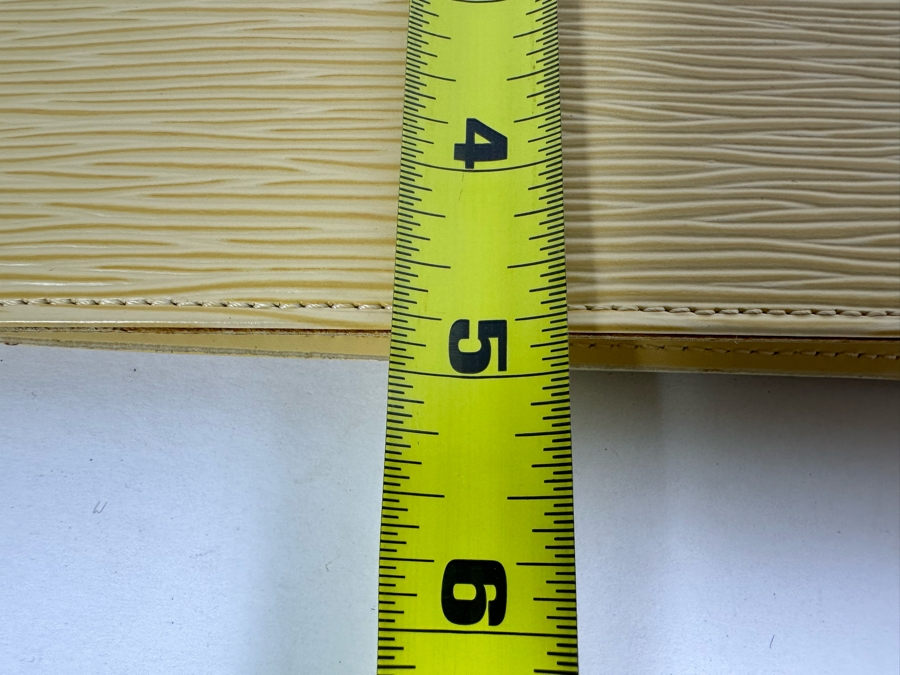 Louis Vuitton Yellow Epi Leather Belt Bag 8W X 5H [Photo 14]