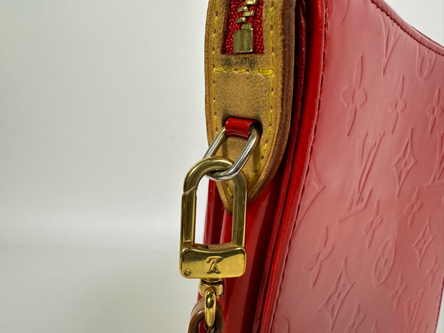 Louis Vuitton Red Vernis Monogram Pochette Mott Handbag 6.5W X 7.5H [Photo 16]