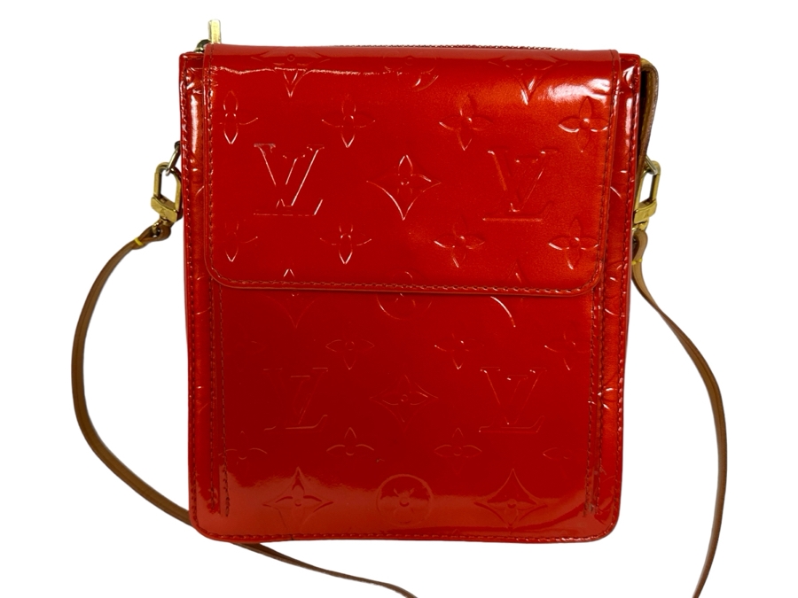 Louis Vuitton Red Vernis Monogram Pochette Mott Handbag 6.5W X 7.5H