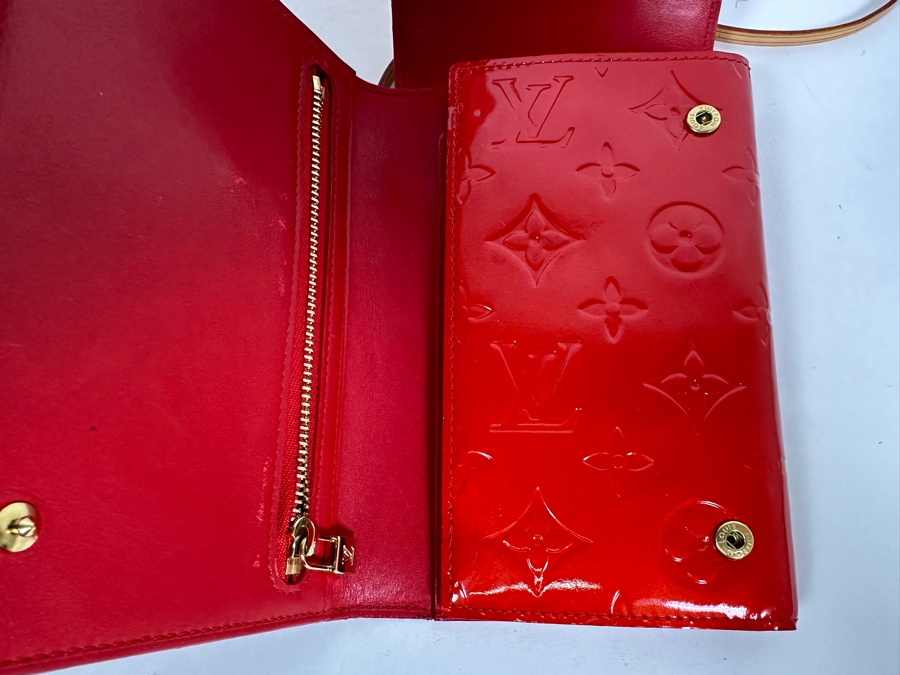 Louis Vuitton Vernis Monogram Walker Shoulder Wallet Handbag Red 4.25 X 7 [Photo 12]